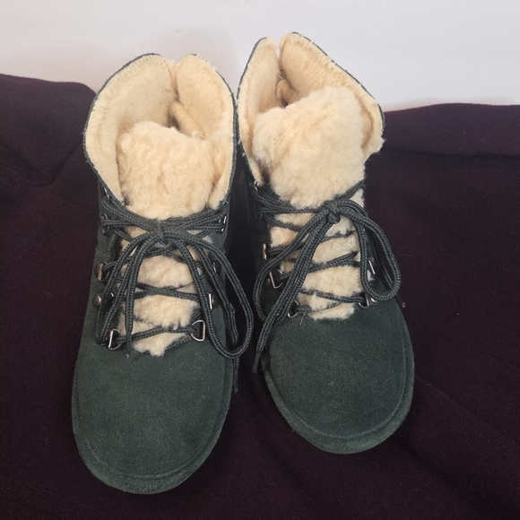 BEARPAW Kerri Dark Green Lace-Up Boots | Wool & Sheepskin | NeverWet™ | NWOT 6 - Picture 9 of 16